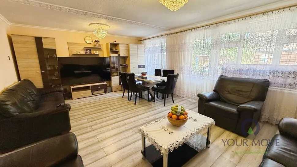Aisher Road, London, SE28, photo 2