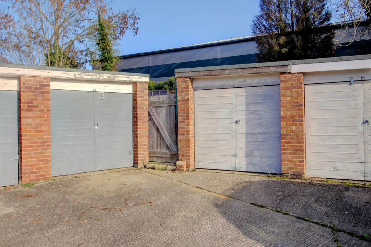 Blagrove Drive, Wokingham, RG41, photo 19