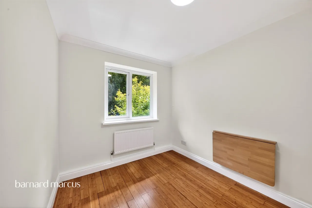 Holden Road, London, N12, photo 13