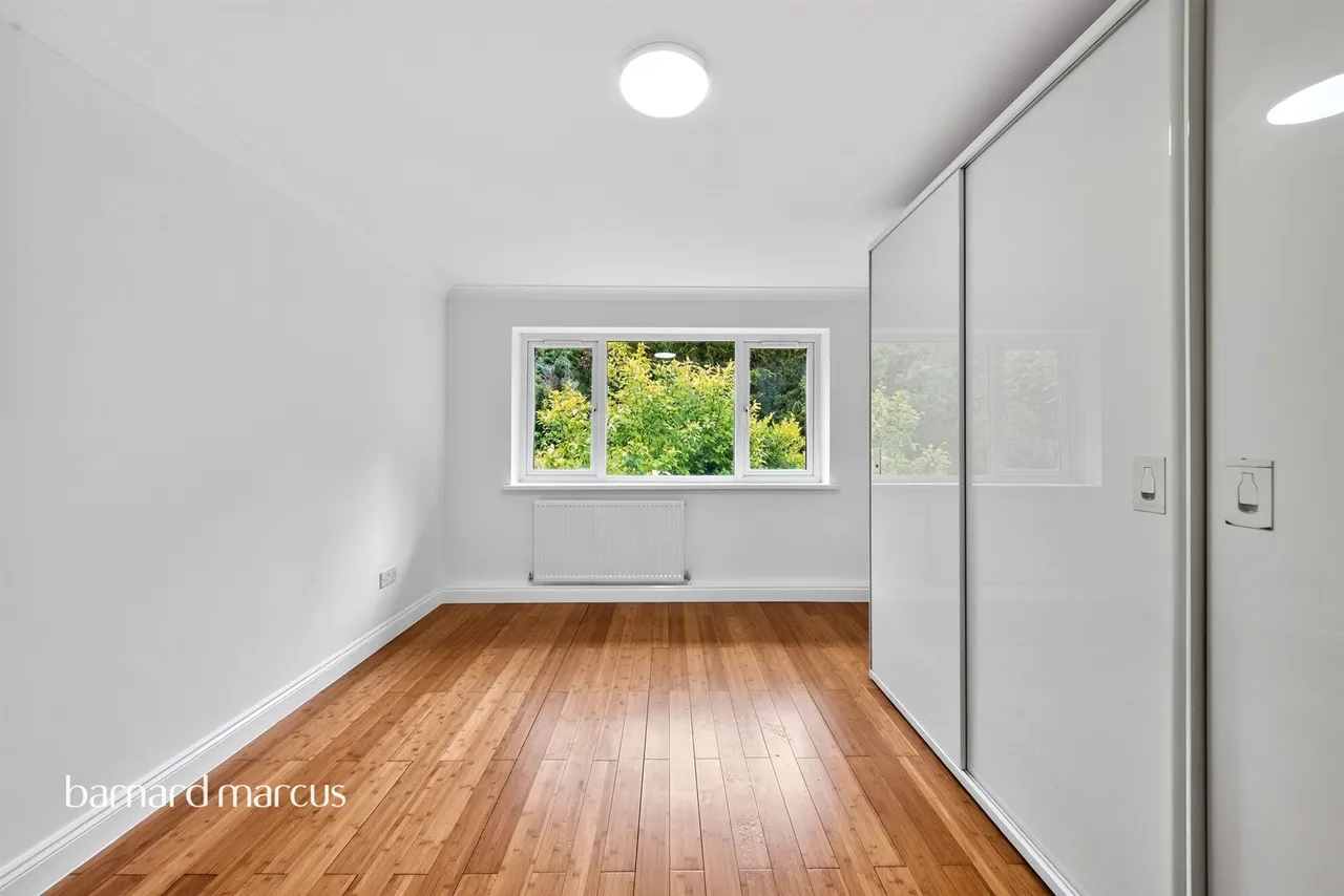Holden Road, London, N12, photo 14
