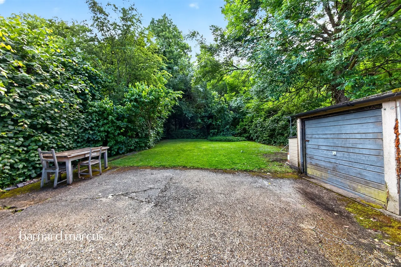 Holden Road, London, N12, photo 9