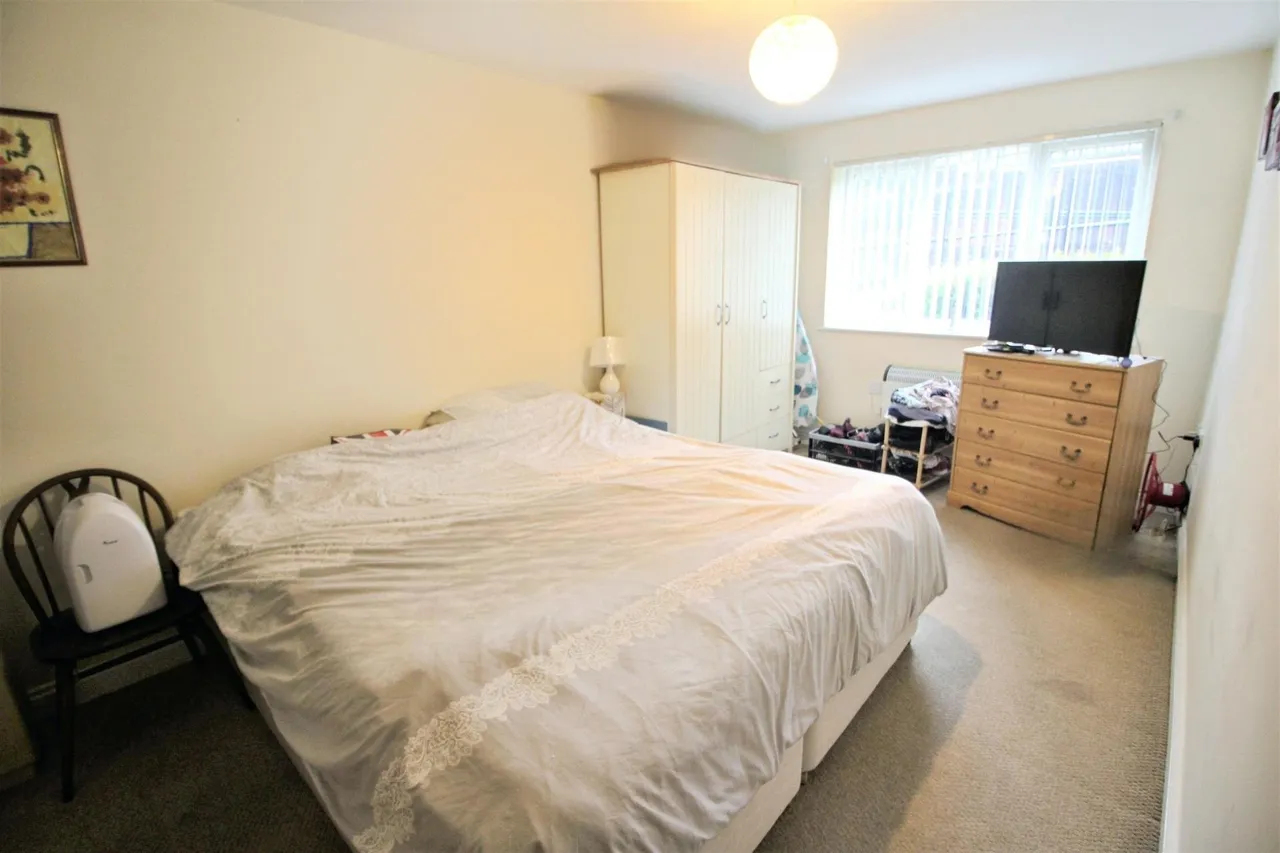 New Road, Radcliffe, M26, photo 4
