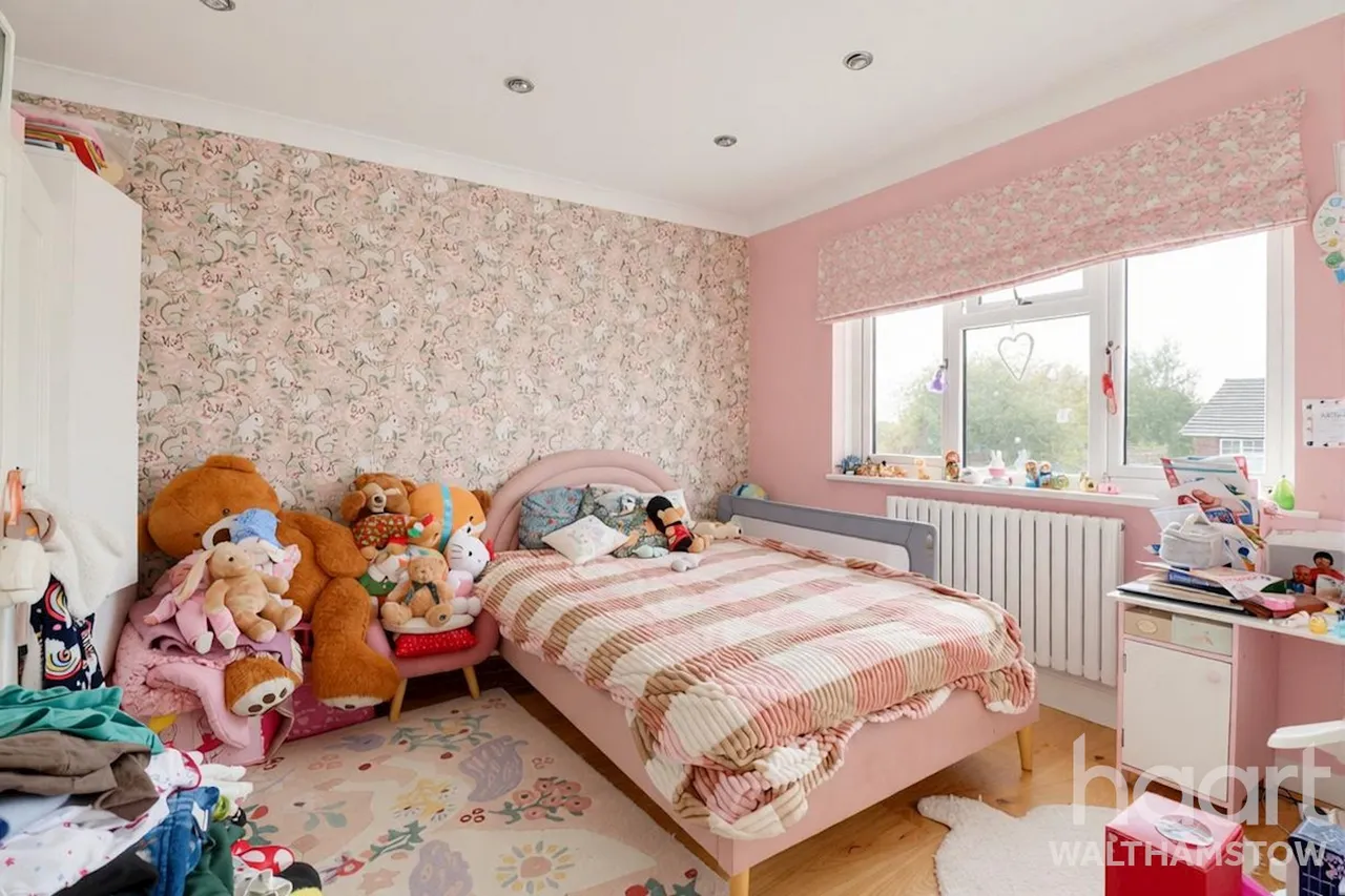 Queens Grove Road, Chingford, E4, photo 9
