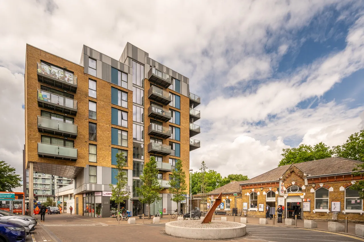 1 bed flat for sale — Flat 22, West Central Apartments, 8 Station Approach, Hoe Street, London