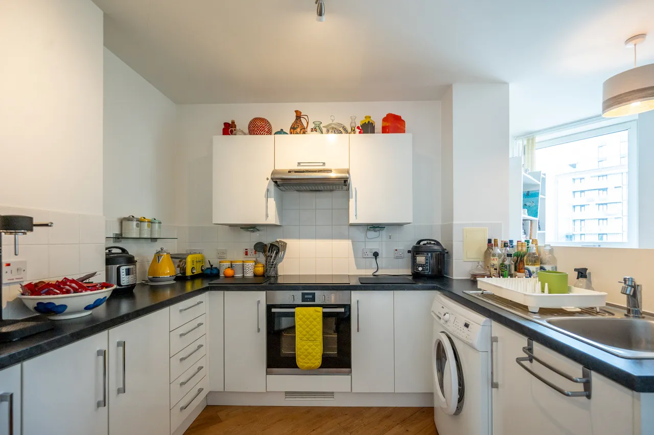 Flat 22, West Central Apartments, 8 Station Approach, Hoe Street, London, photo 8