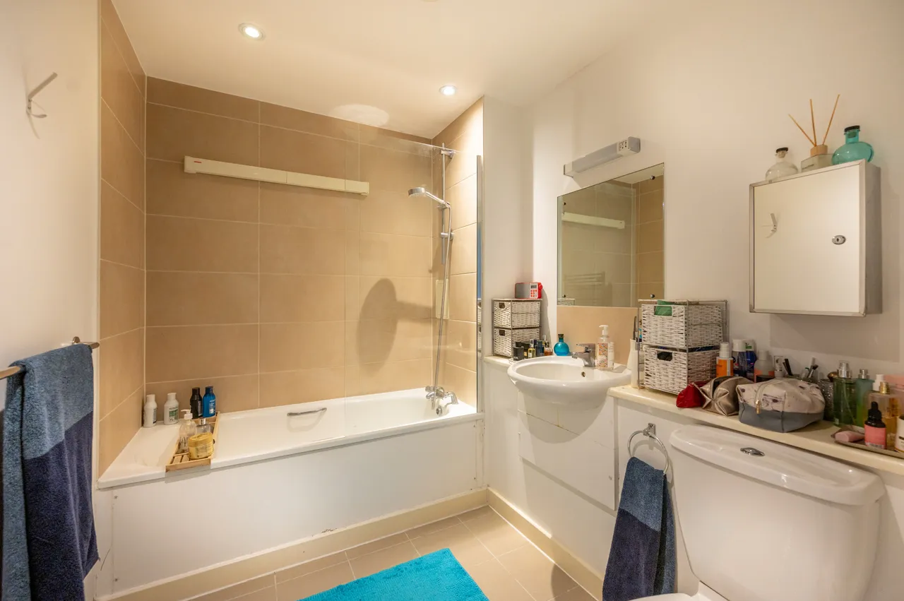 Flat 22, West Central Apartments, 8 Station Approach, Hoe Street, London, photo 7