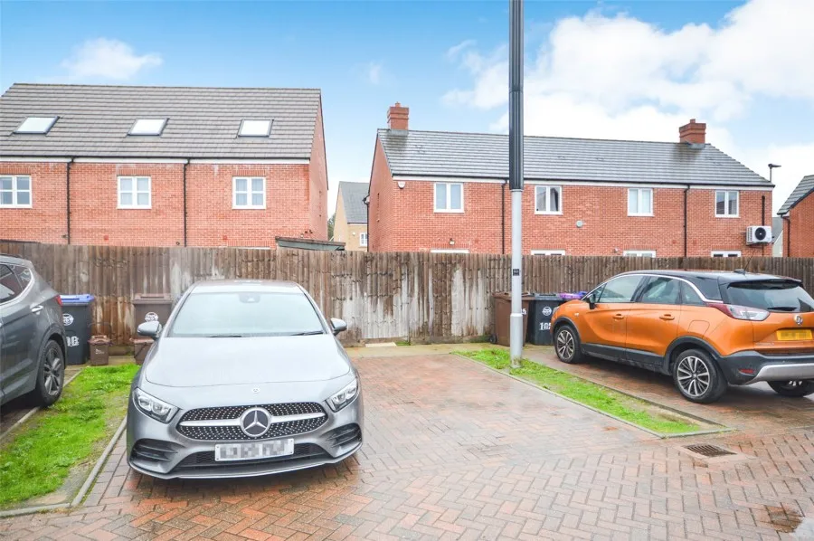 with 2 bedrooms in Bishop's Stortford, CM23, photo 9