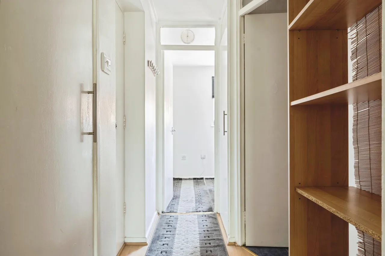 Radlett Close, London, E7, photo 5