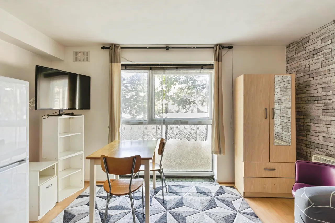 Radlett Close, London, E7, photo 16