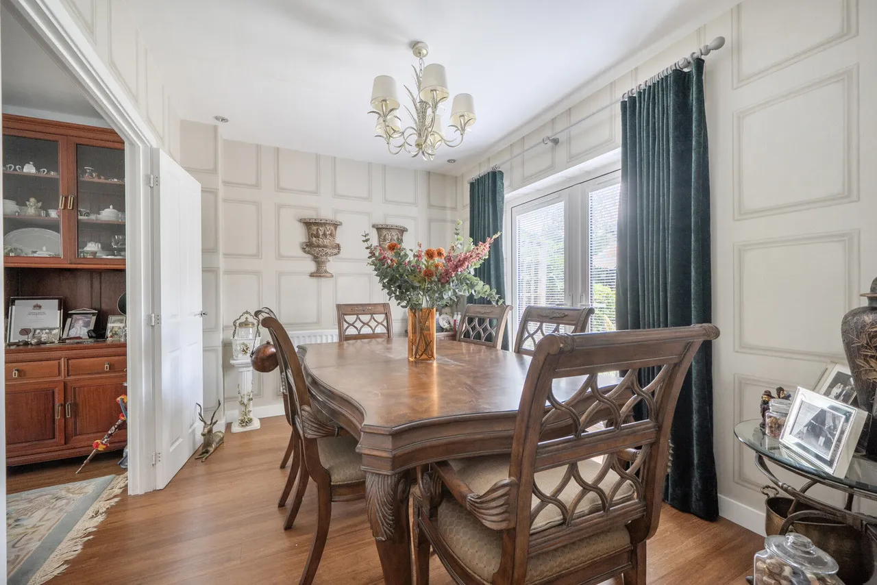 Honor Avenue, Burghfield Common, RG7, photo 9
