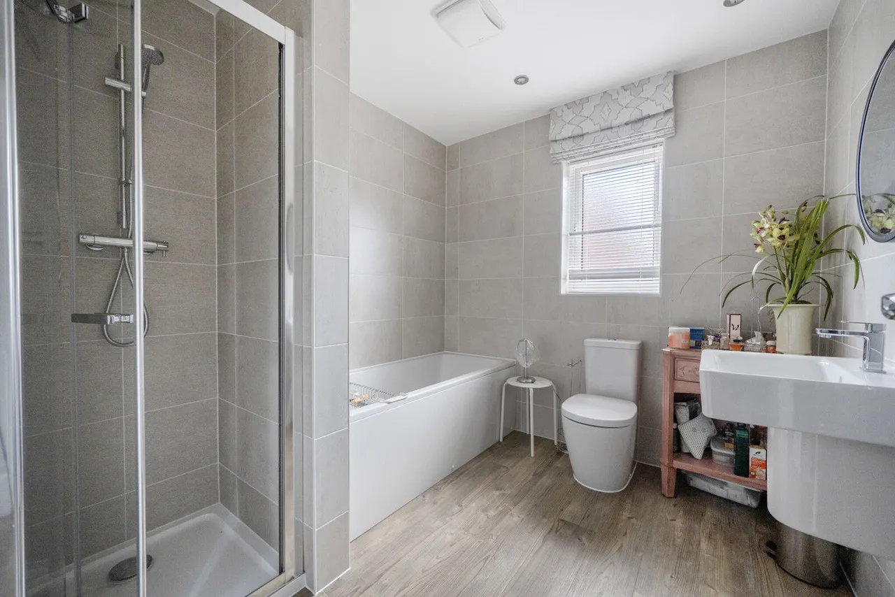 Honor Avenue, Burghfield Common, RG7, photo 6