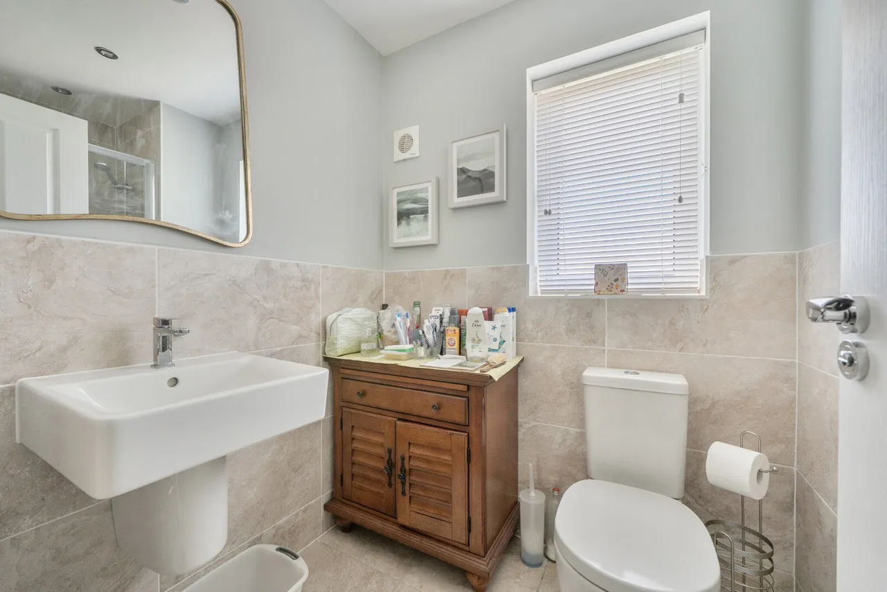 Honor Avenue, Burghfield Common, RG7, photo 14