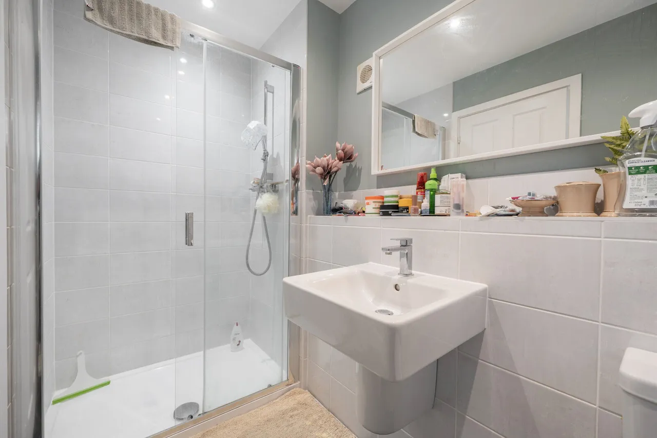 Honor Avenue, Burghfield Common, RG7, photo 15
