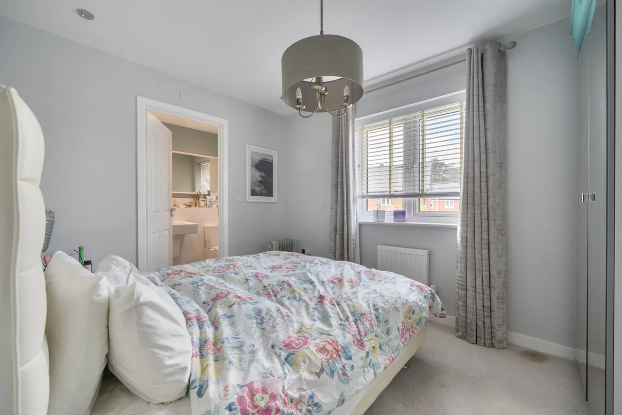 Honor Avenue, Burghfield Common, RG7, photo 12