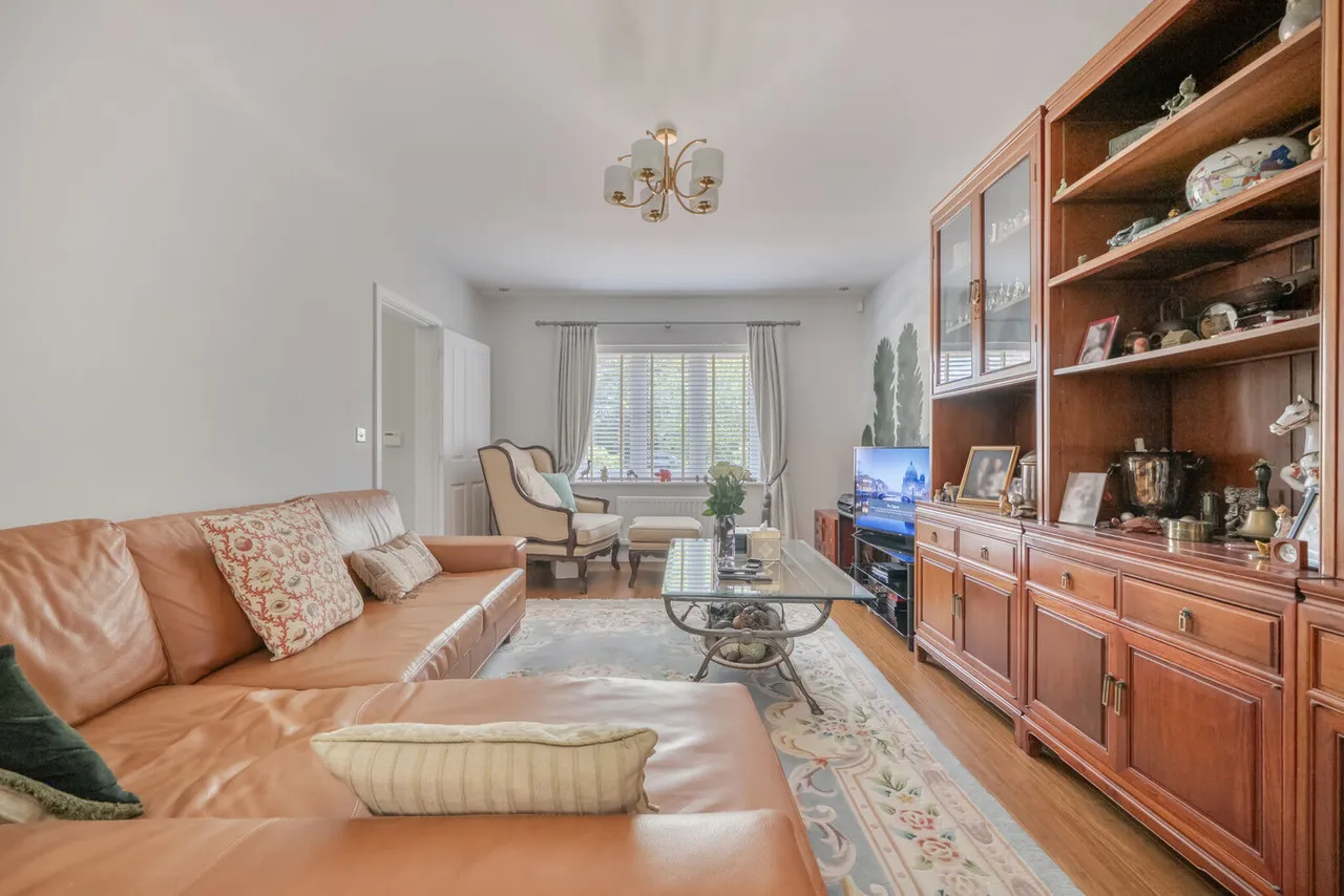Honor Avenue, Burghfield Common, RG7, photo 8
