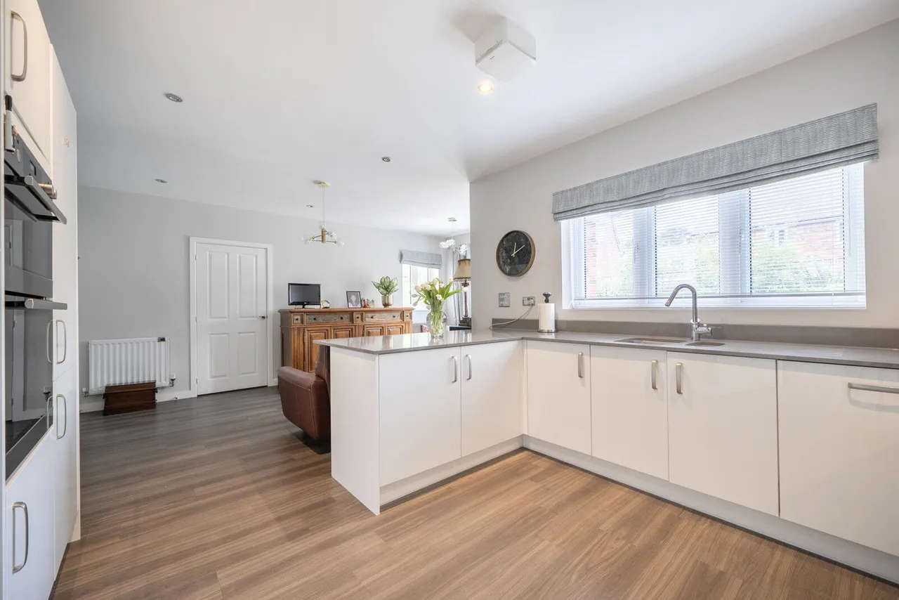 Honor Avenue, Burghfield Common, RG7, photo 19