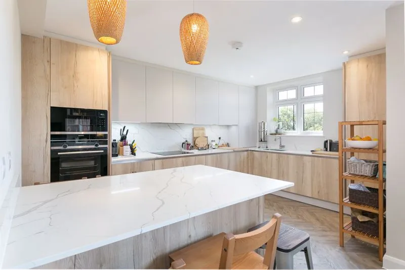 3 bed flat for sale — Coulsdon Court Road, Coulsdon CR5 2FP