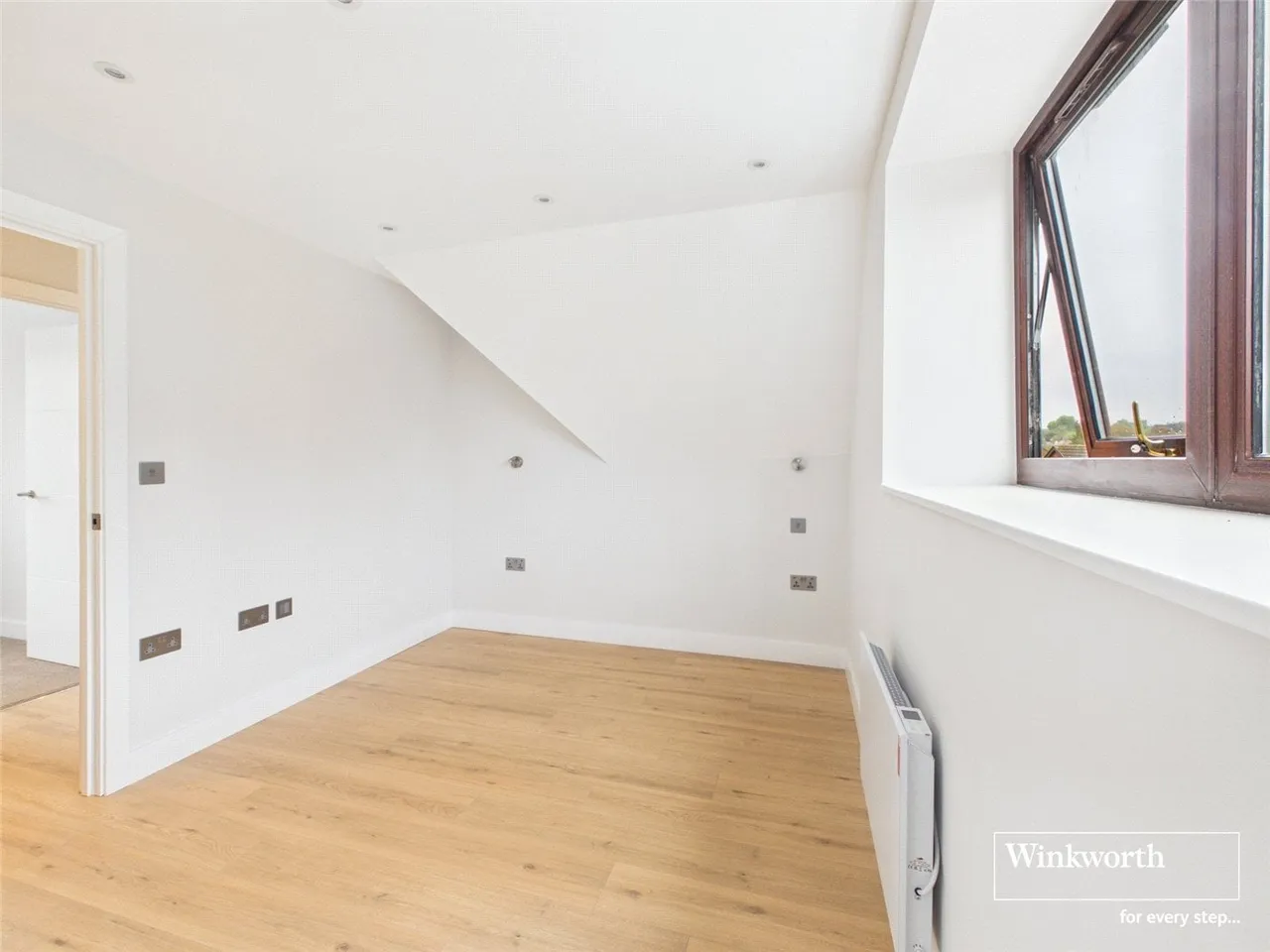 Greenham Road, Newbury, Berkshire, RG14, photo 6