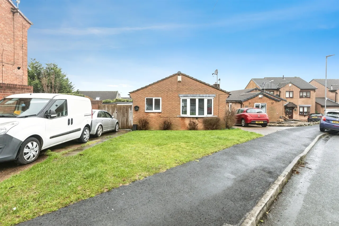 3 bed house for sale — Sandford Road, South Elmsall, Pontefract