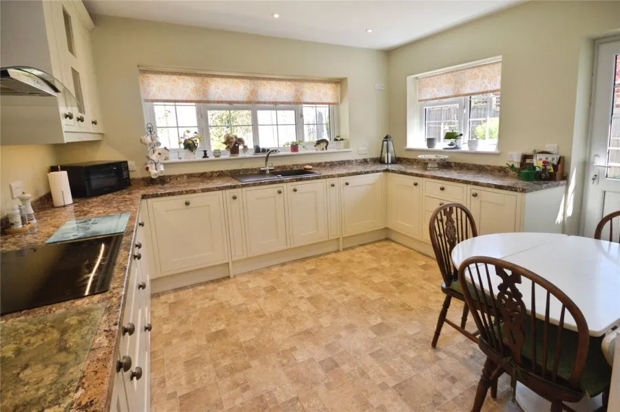 Bungalow Under Offer with 2 bedrooms in Stansted, CM24, photo 5
