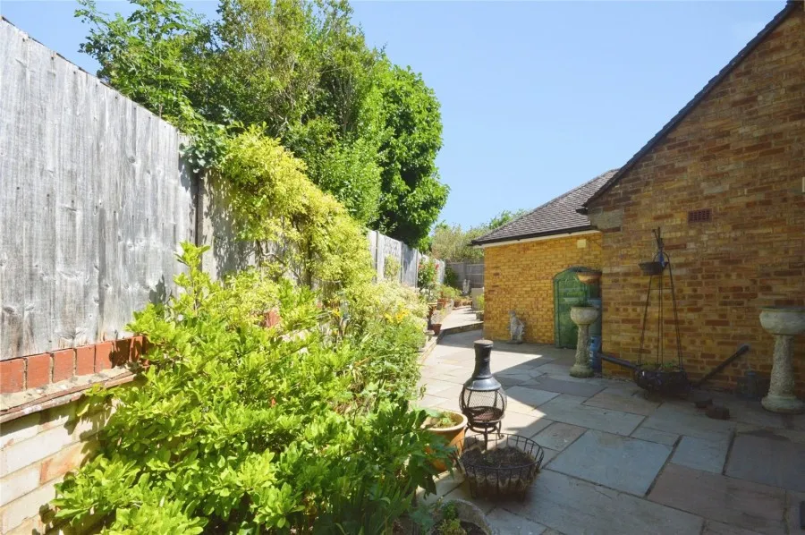 Bungalow Under Offer with 2 bedrooms in Stansted, CM24, photo 14