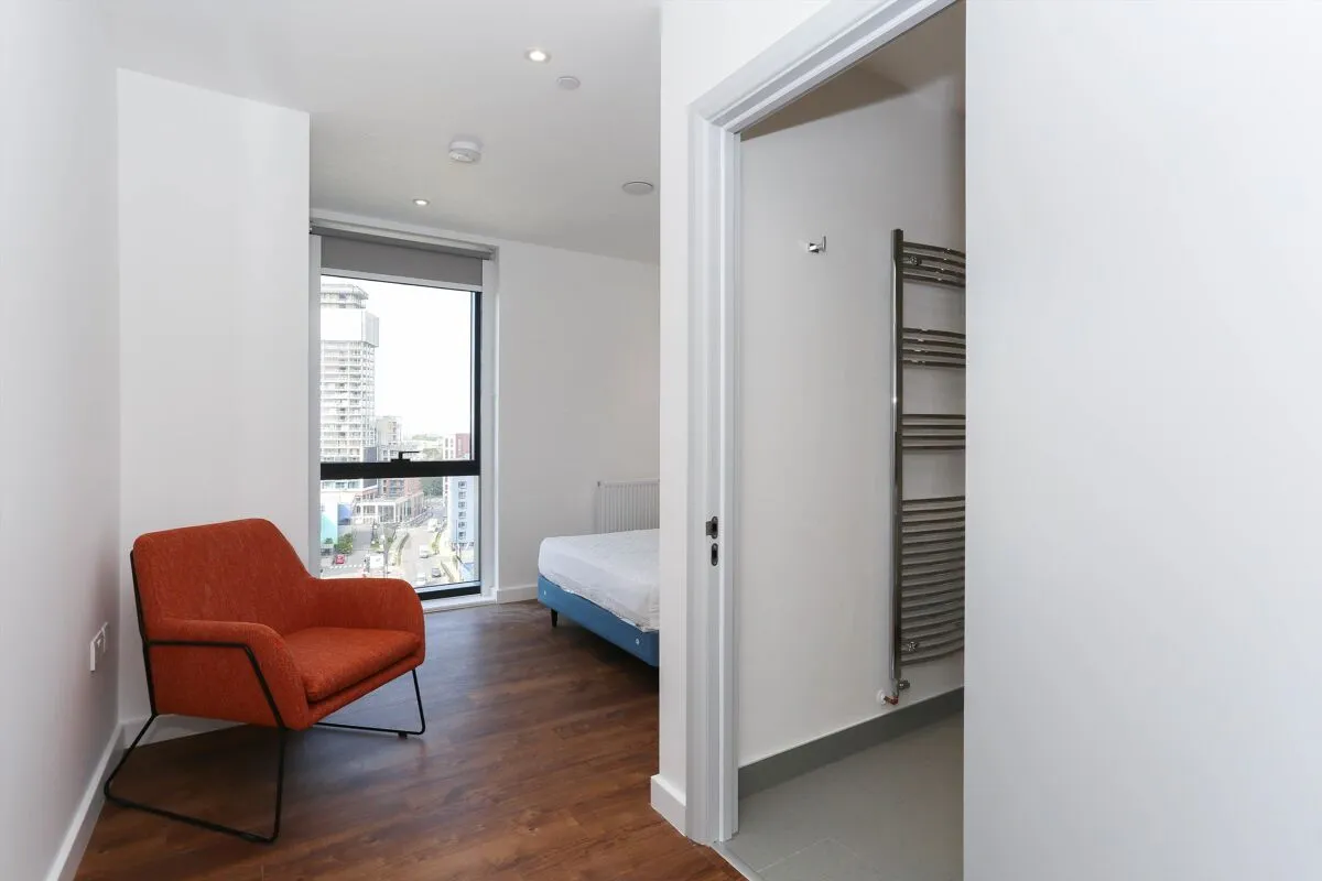 Wales Farm Road, London, W3, photo 10