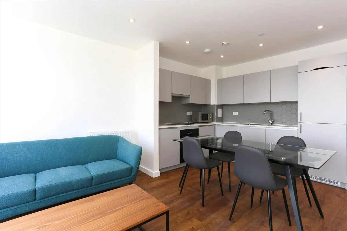 Wales Farm Road, London, W3, photo 9