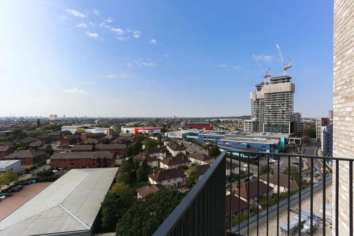Wales Farm Road, London, W3, photo 13