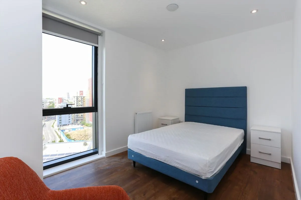 Wales Farm Road, London, W3, photo 7