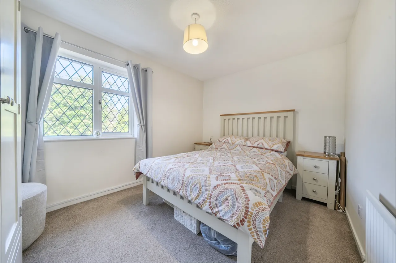 Rochford Court, Shirley, B90, photo 9