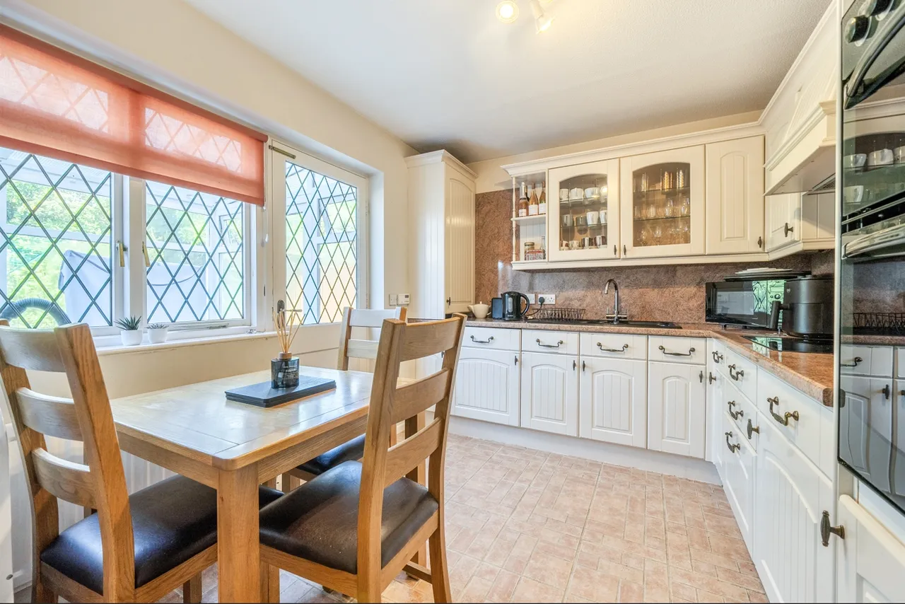 Rochford Court, Shirley, B90, photo 6