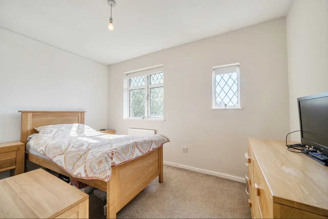 Rochford Court, Shirley, B90, photo 8