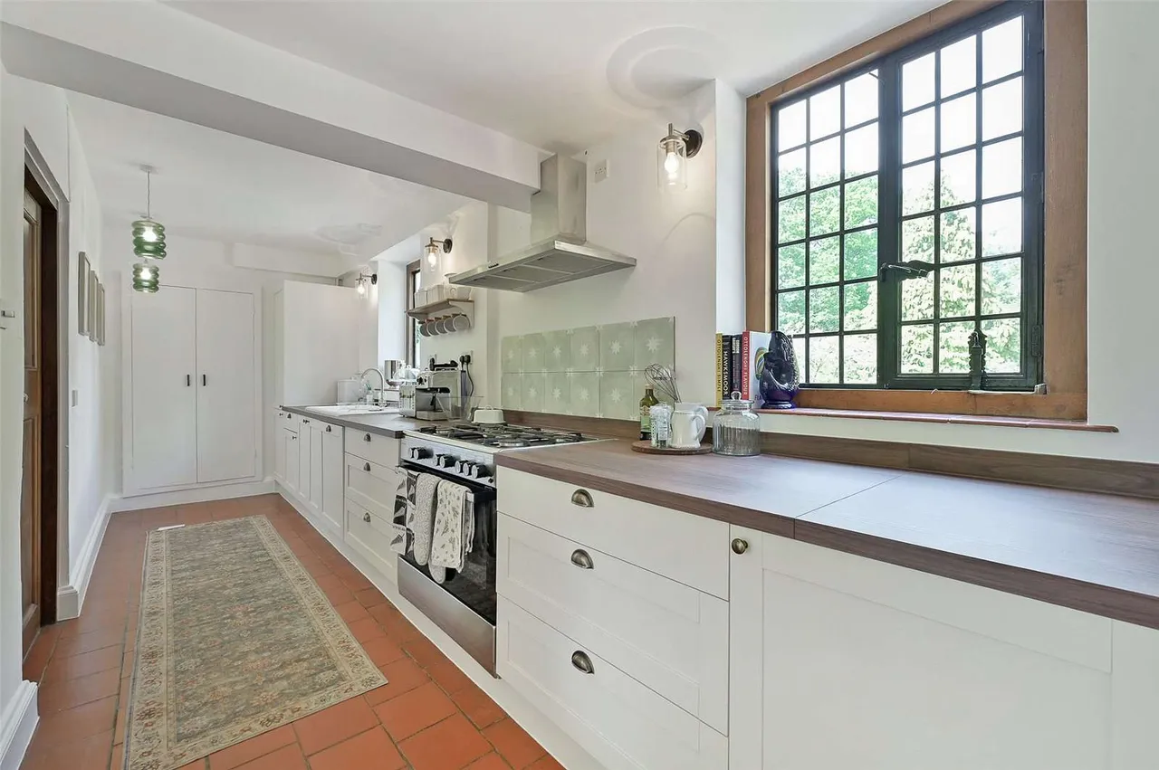 Ridgemead Road, Englefield Green, Surrey, TW20 0YD, photo 7