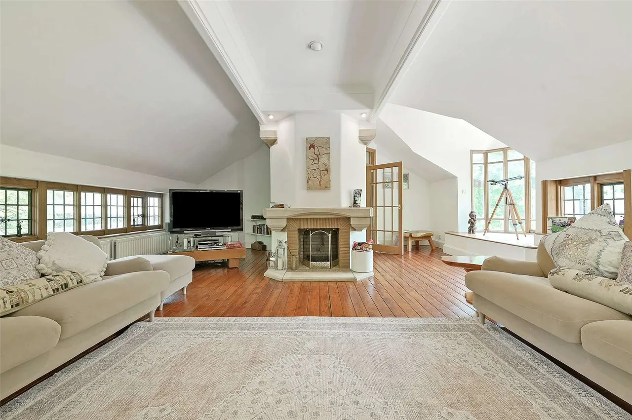 Ridgemead Road, Englefield Green, Surrey, TW20 0YD, photo 2