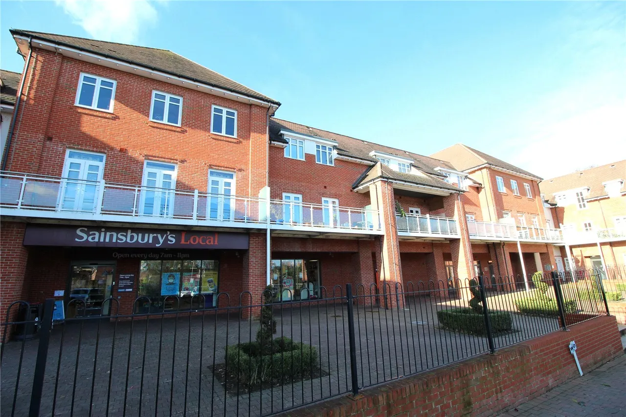 Jubilee Drive, Church Crookham, Fleet, GU52 8AY, photo 10