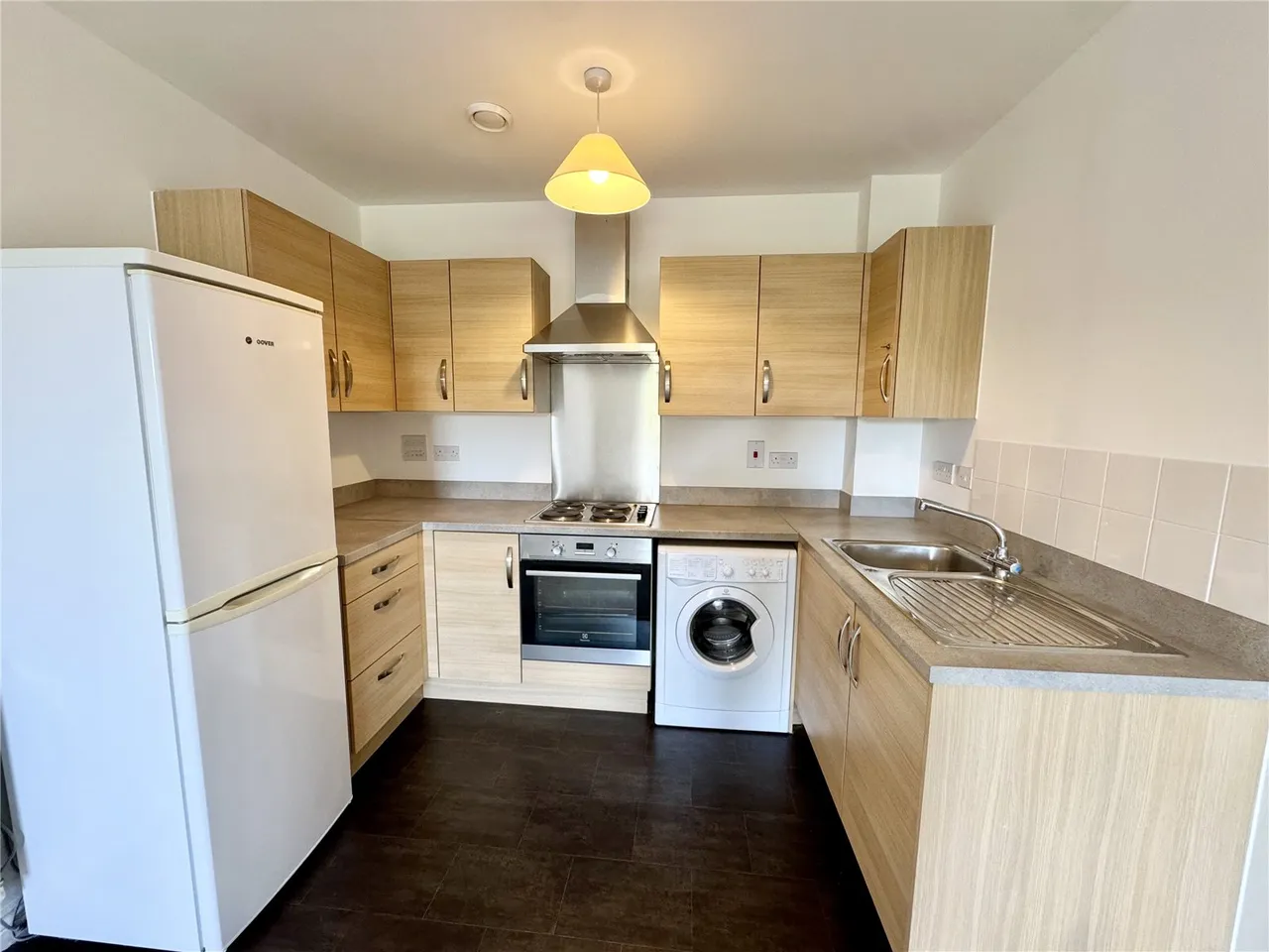 Jubilee Drive, Church Crookham, Fleet, GU52 8AY, photo 2