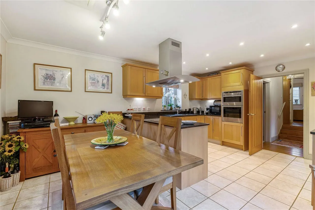 Broadwell, Moreton-in-Marsh, Gloucestershire, GL56 0UF, photo 4