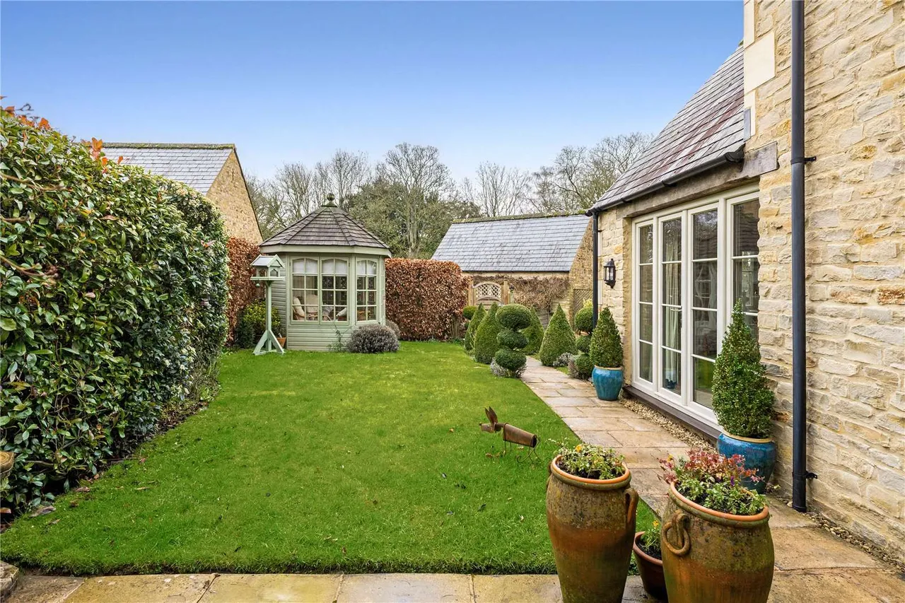 Broadwell, Moreton-in-Marsh, Gloucestershire, GL56 0UF, photo 11