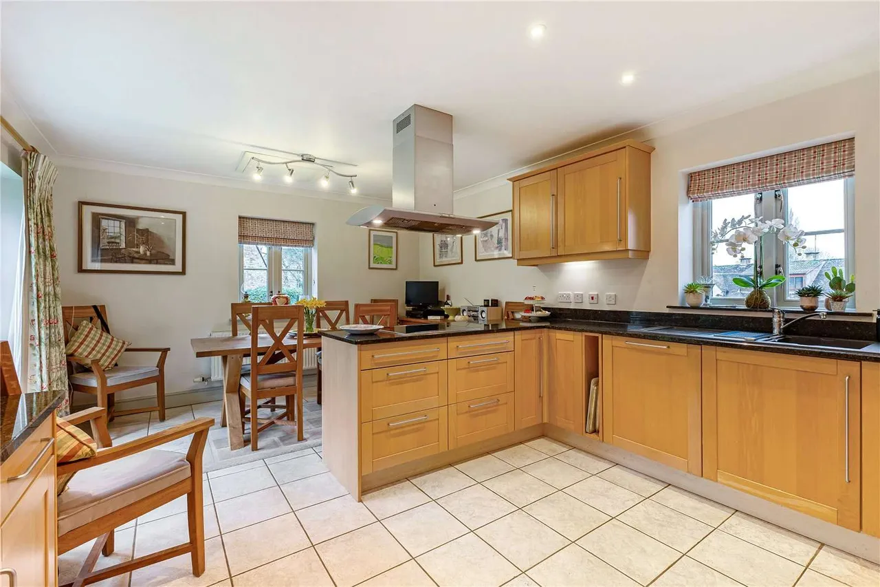 Broadwell, Moreton-in-Marsh, Gloucestershire, GL56 0UF, photo 3