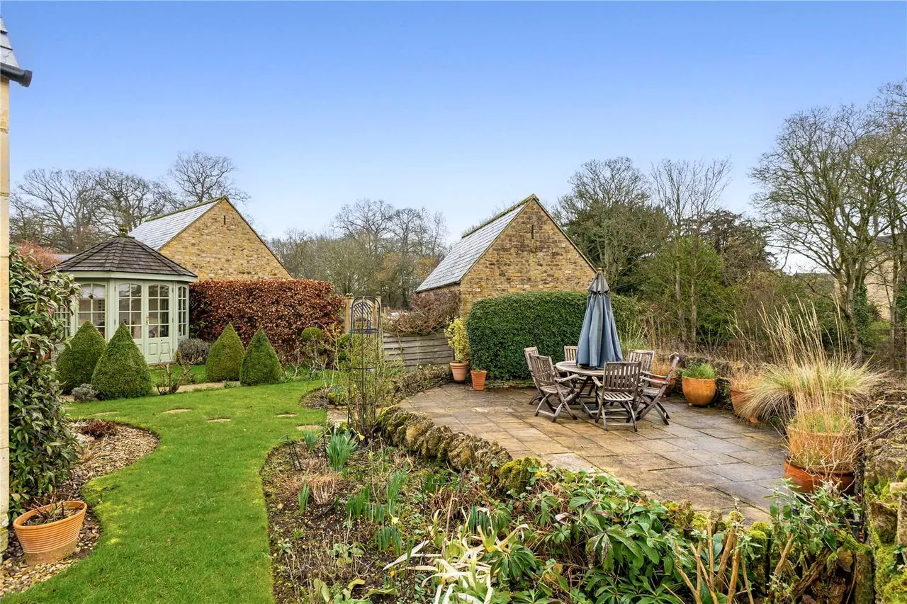 Broadwell, Moreton-in-Marsh, Gloucestershire, GL56 0UF, photo 12