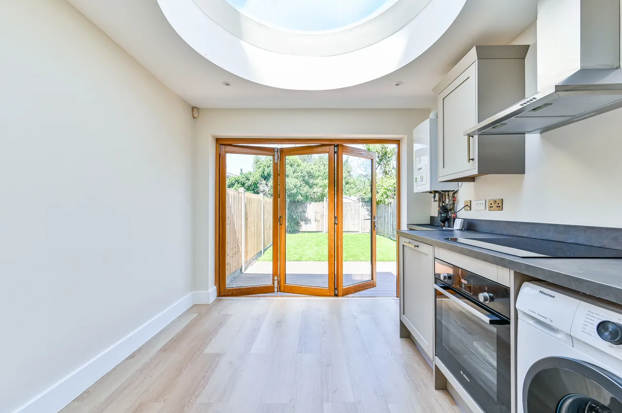 Flat B, 31 Evering Road, London, photo 11