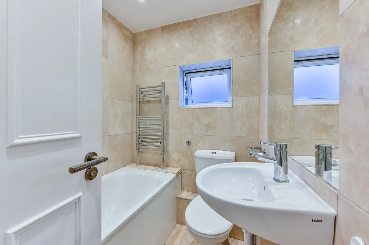 Flat B, 31 Evering Road, London, photo 9