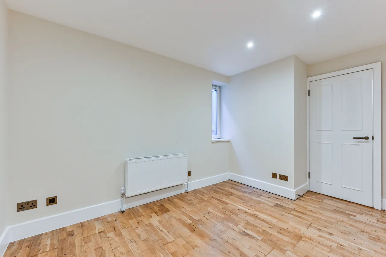 Flat B, 31 Evering Road, London, photo 6