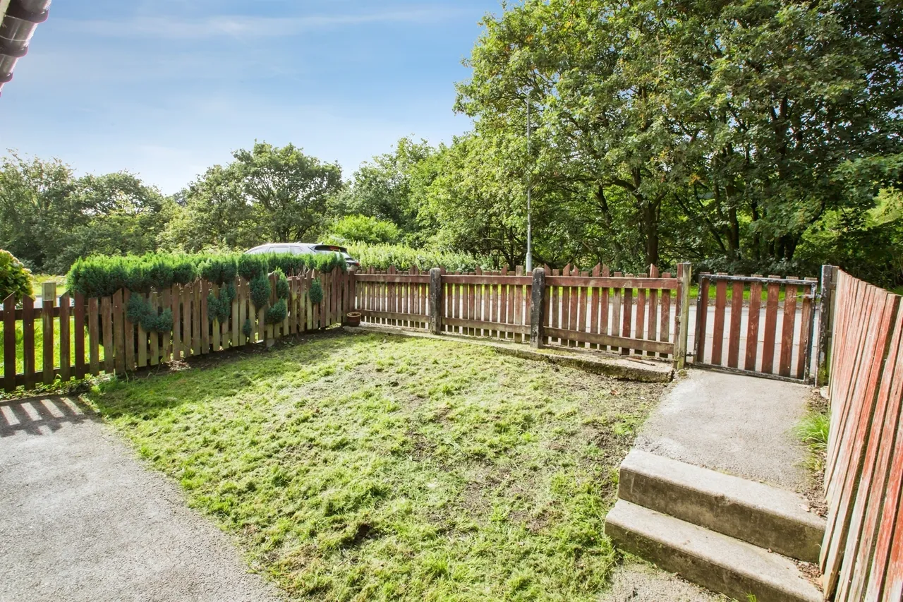 Dodge Holme Drive, Halifax, HX2, photo 8