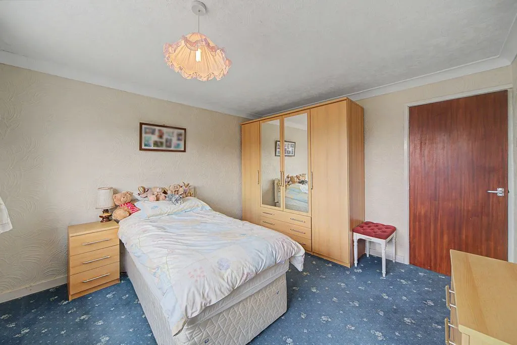 Brentwood Close Smithy Bridge, Littleborough OL15 0ND, photo 17
