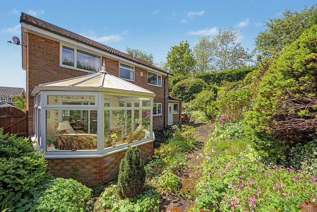 Brentwood Close Smithy Bridge, Littleborough OL15 0ND, photo 26
