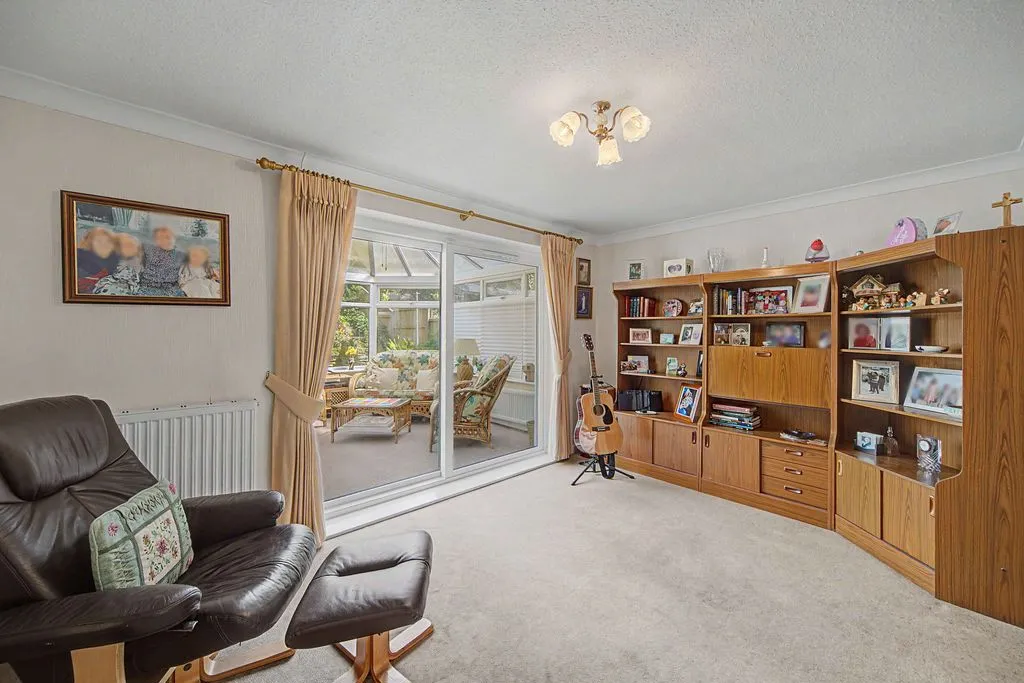 Brentwood Close Smithy Bridge, Littleborough OL15 0ND, photo 8