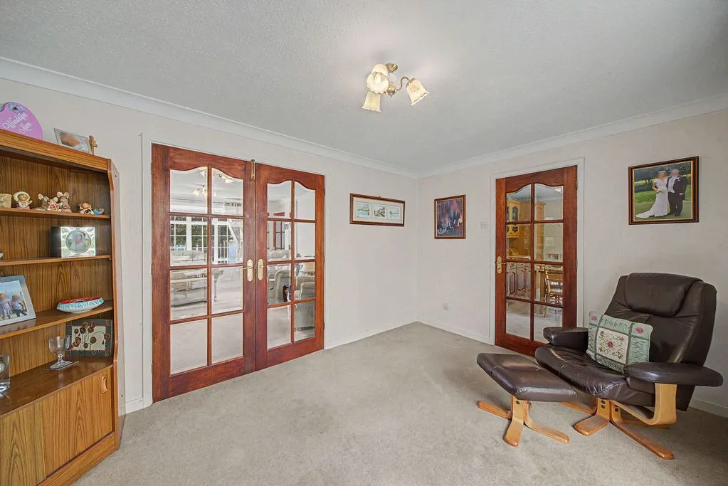 Brentwood Close Smithy Bridge, Littleborough OL15 0ND, photo 7