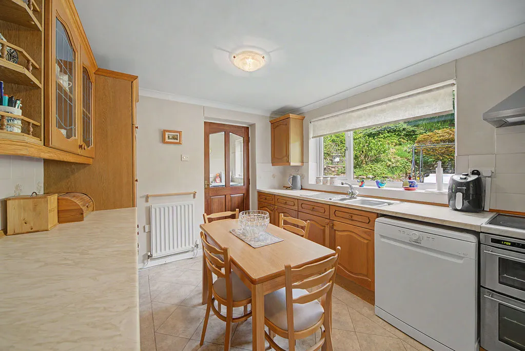 Brentwood Close Smithy Bridge, Littleborough OL15 0ND, photo 5