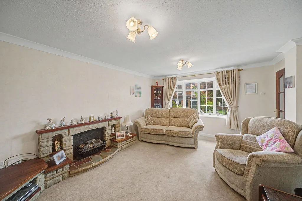 Brentwood Close Smithy Bridge, Littleborough OL15 0ND, photo 4